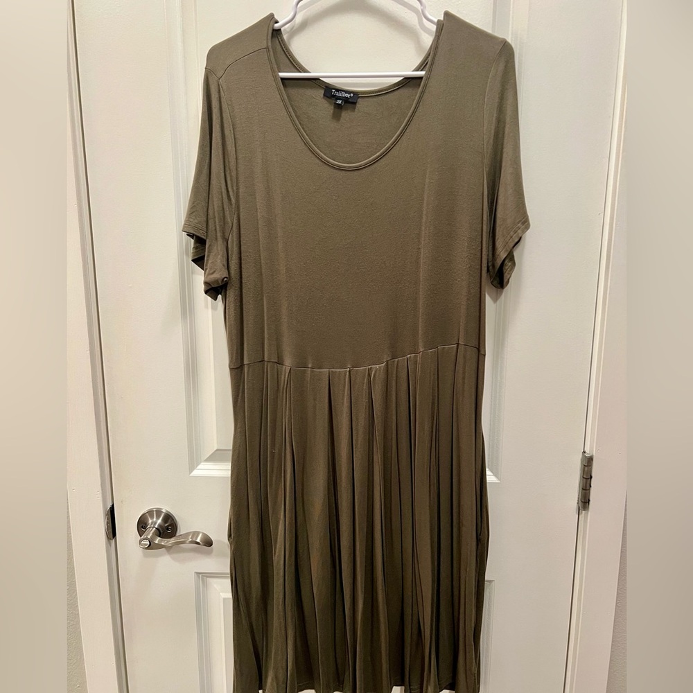 Tralilbee - Green short sleeve Midi dress